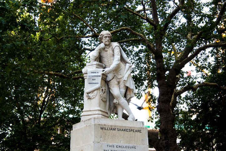 Shakespeare statue in Leicester Square, London