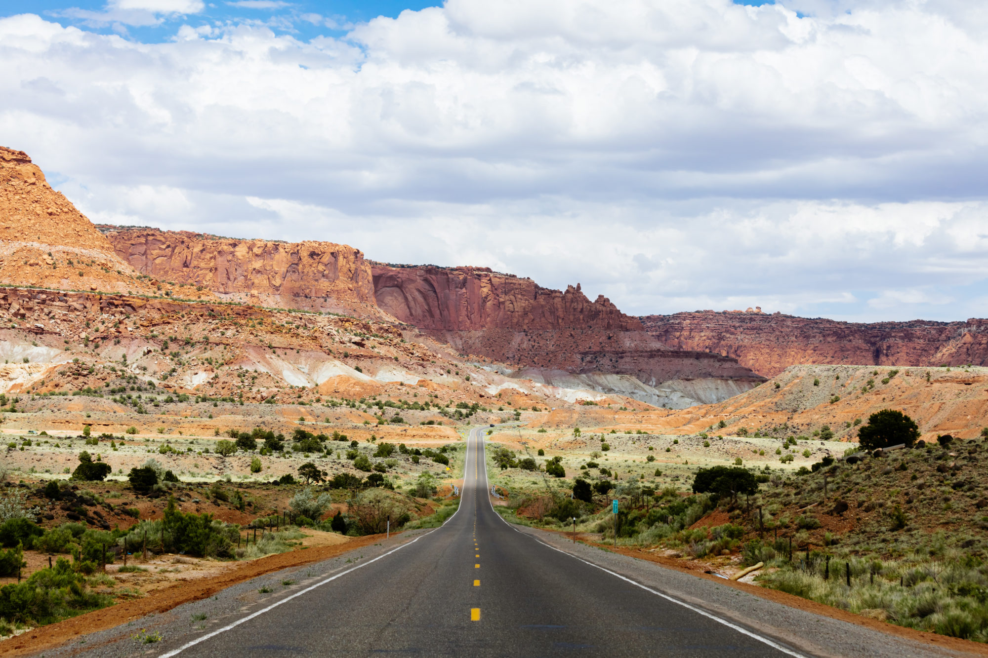 Road leading to Capitol Reef NP, Utah, USA
