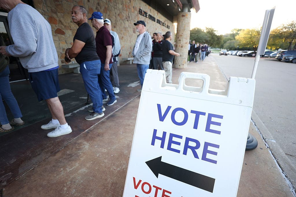 EARLY VOTING_CS14568.jpg